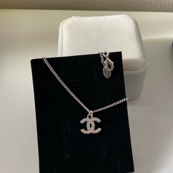 CHANEL Jewelry - Chanel classic necklace